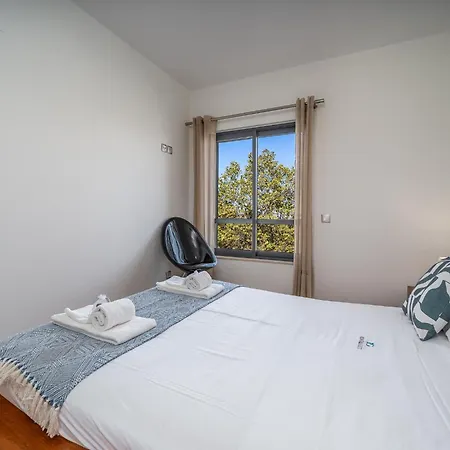 アパート 2br Albur Village With Pool Balcony #1983