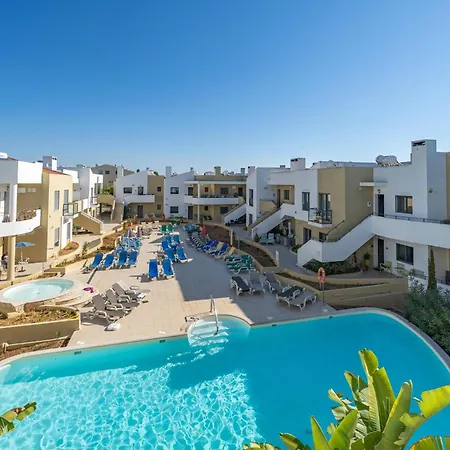 アパート 2br Albur Village With Pool Balcony #1983 アルヴォル